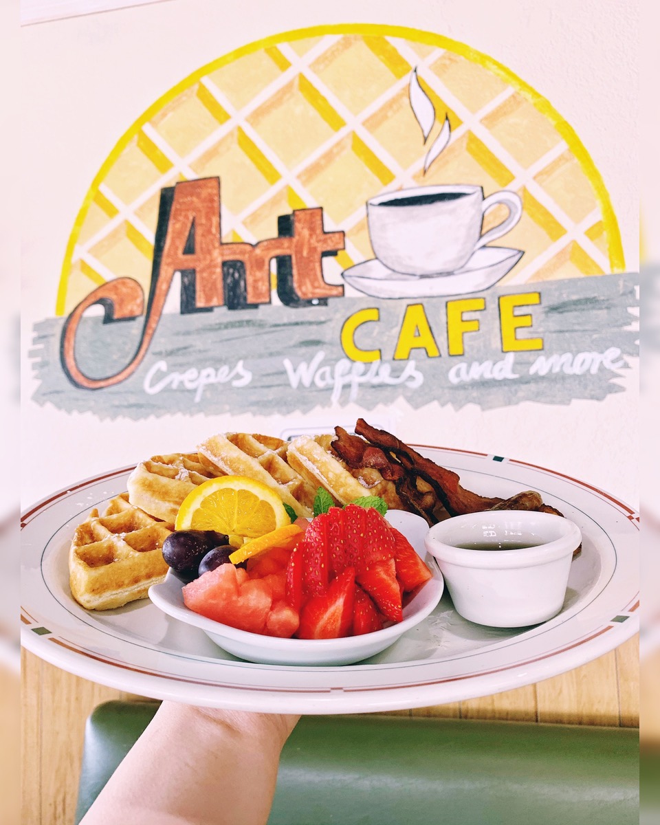 Read more about the article Art Cafe Thrives on the East Side With Help From the Community