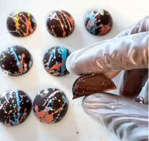 Read more about the article Midnite Chocolates: Bonbons for Everyone