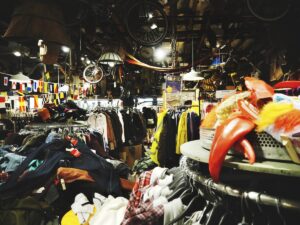 Read more about the article Thrifting: Shopping Sustainably